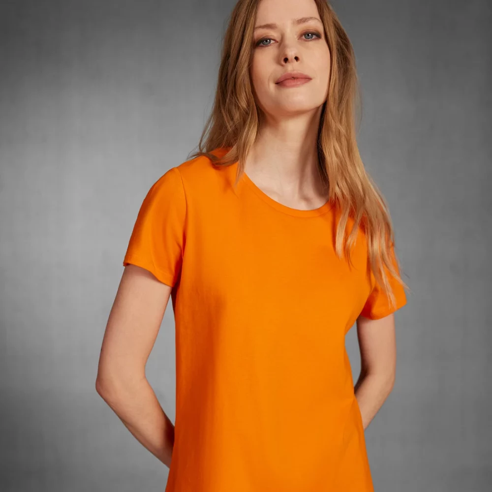 T-shirt coton épais femme E190 coloris Orange, porté