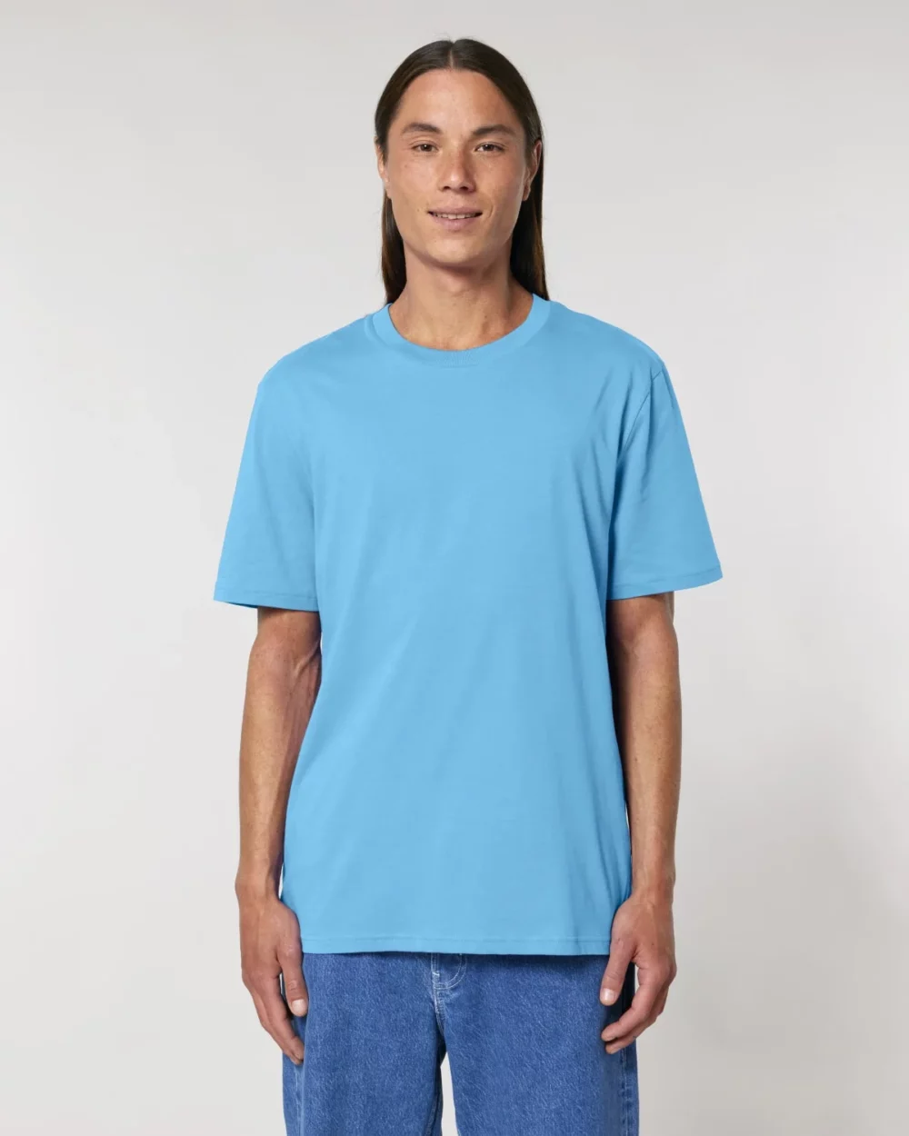 T-shirt bio unisexe Creator 2.0 coloris Aqua Blue, porté, vue de face