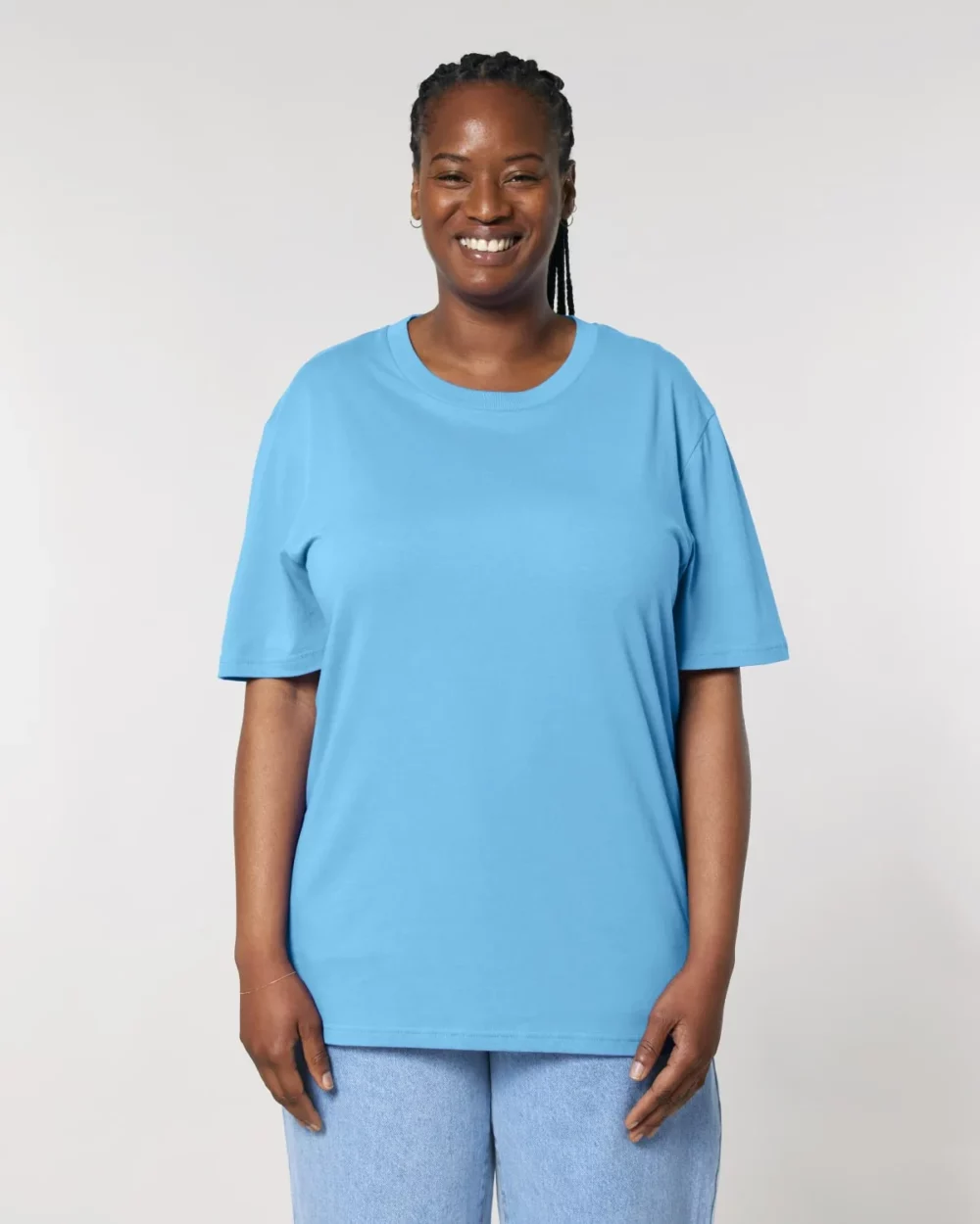 T-shirt bio unisexe Creator 2.0 coloris Aqua Blue, porté, vue de face