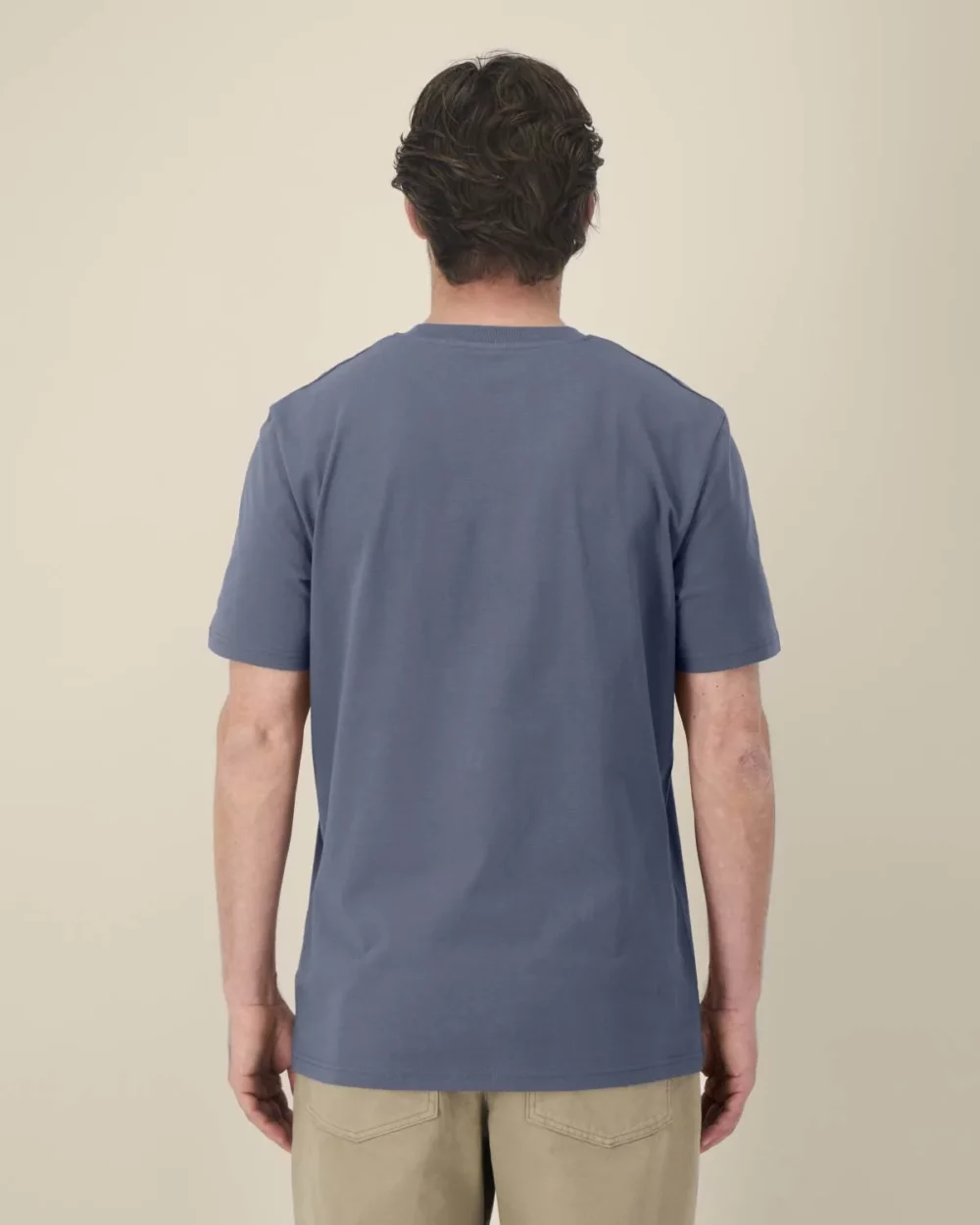 T-shirt bio unisexe Creator 2.0 coloris Blue Grey, porté, vue de dos