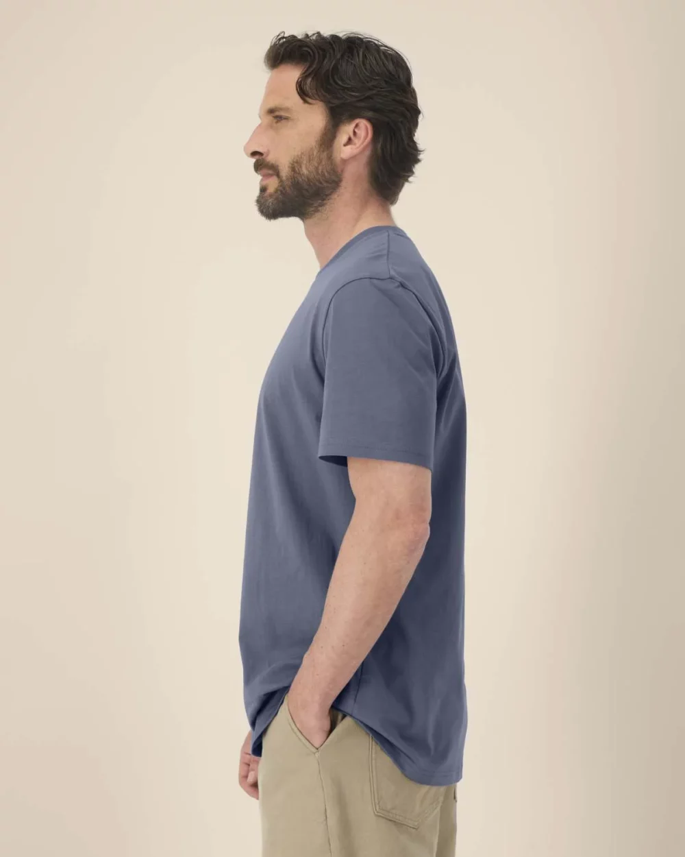 T-shirt bio unisexe Creator 2.0 coloris Blue Grey, porté, vue de face
