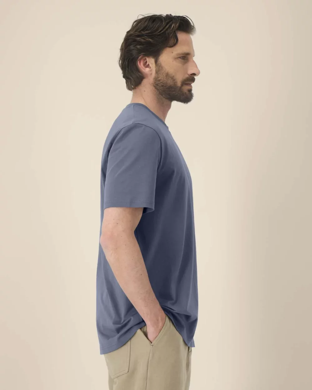 T-shirt bio unisexe Creator 2.0 coloris Blue Grey, porté, vue de face