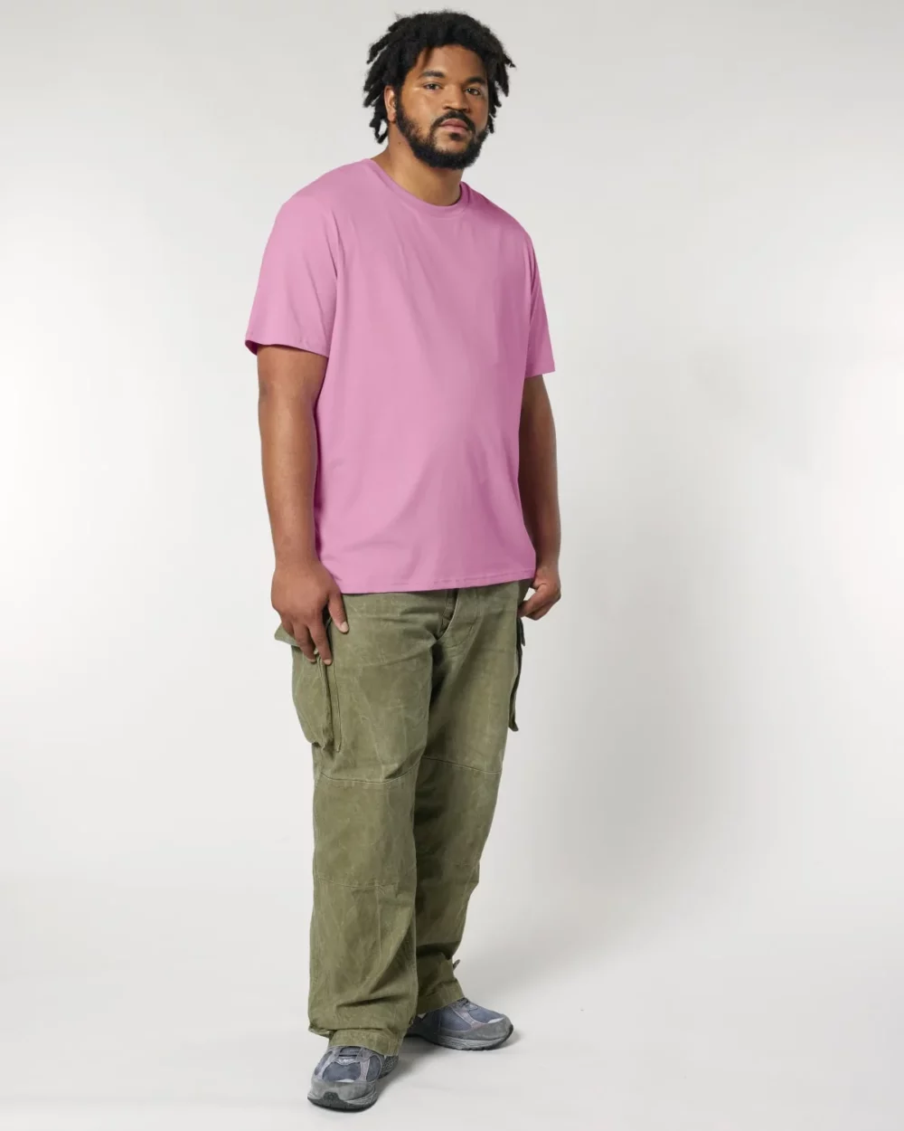 T-shirt bio unisexe Creator 2.0 coloris Bubble Pink, porté, vue de face