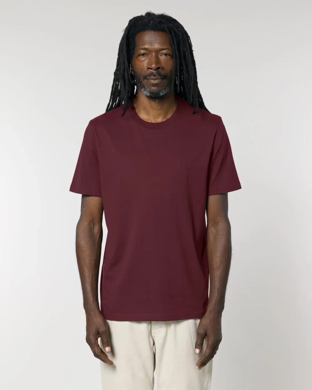 T-shirt bio unisexe Creator 2.0 coloris Burgundy, porté, vue de face