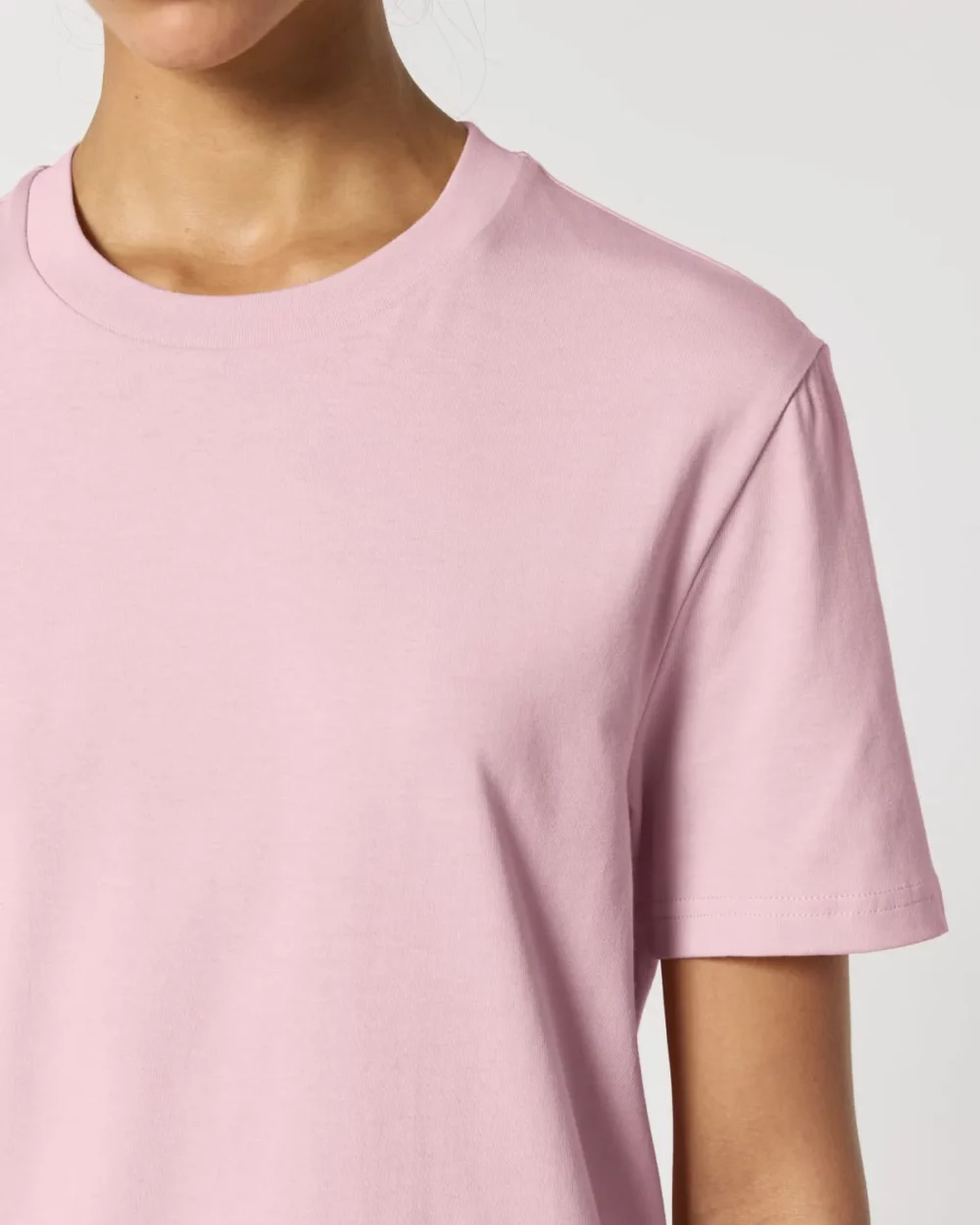 T-shirt bio unisexe Creator 2.0 coloris Cotton Pink, détail porté