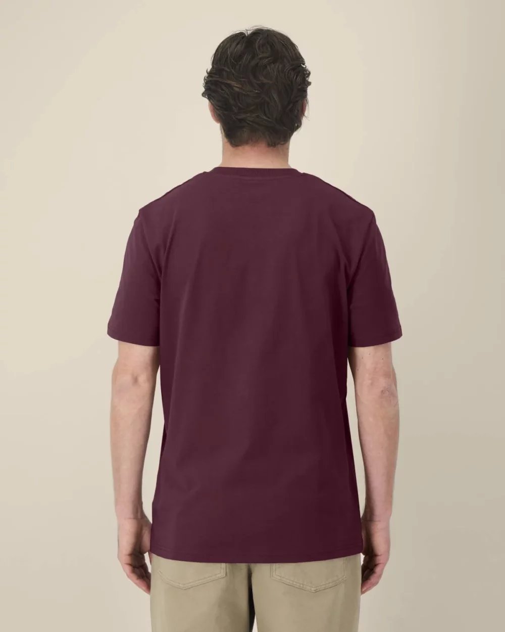 T-shirt bio unisexe Creator 2.0 coloris Deep Plum, porté, vue de dos