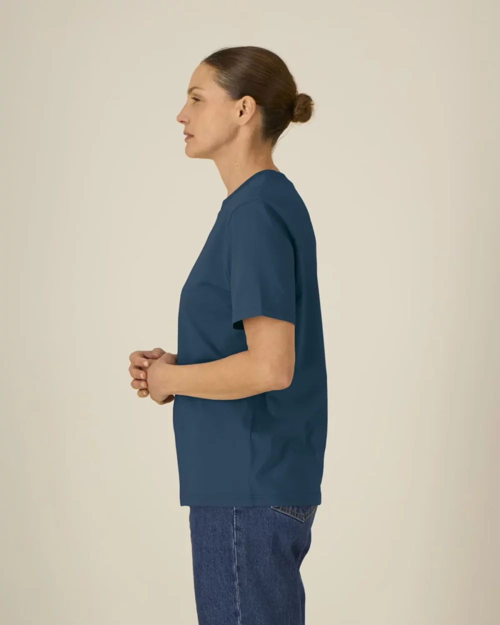 T-shirt bio unisexe Creator 2.0 coloris Deep Teal, porté, vue de face