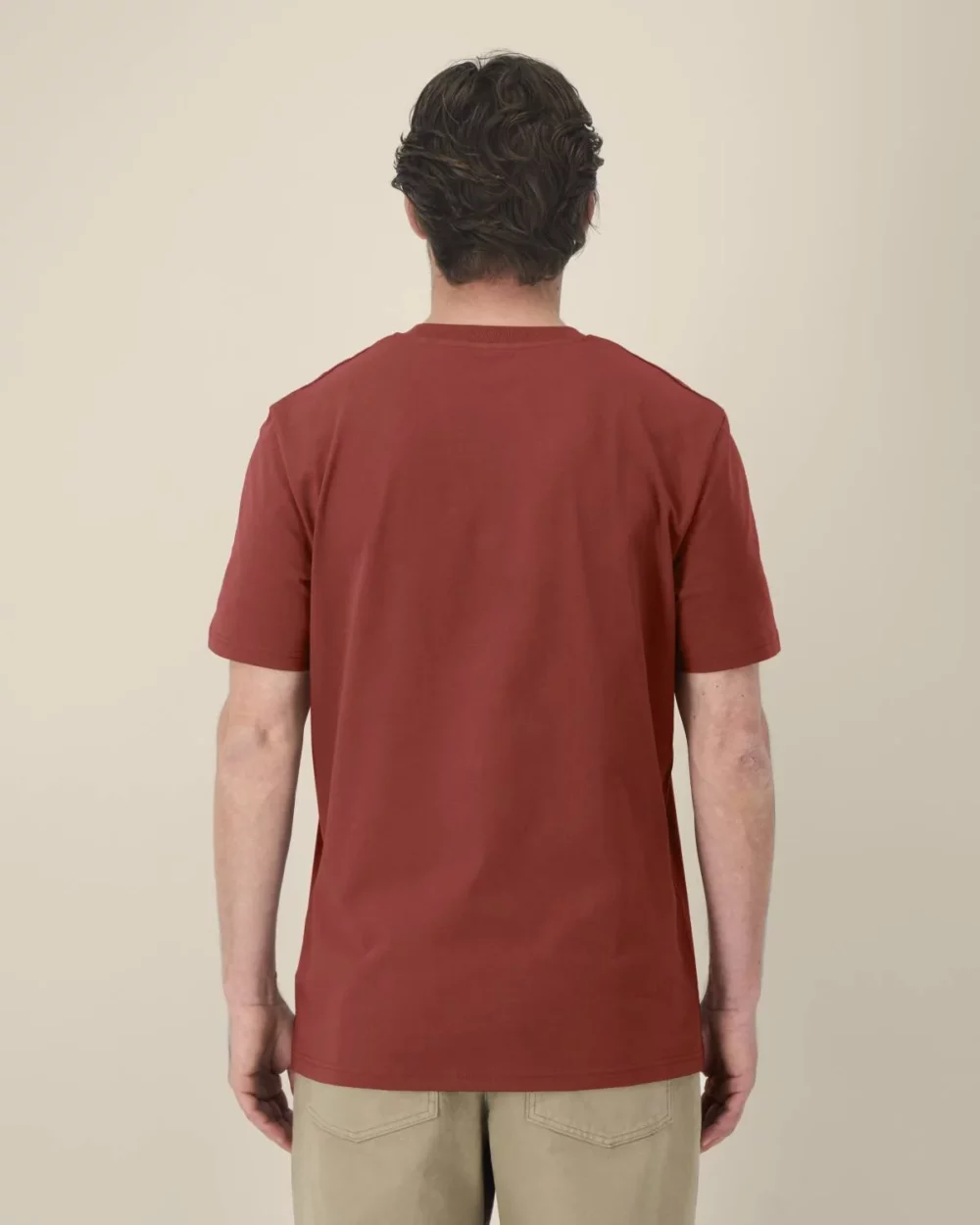 T-shirt bio unisexe Creator 2.0 coloris Earthy Red, porté, vue de dos