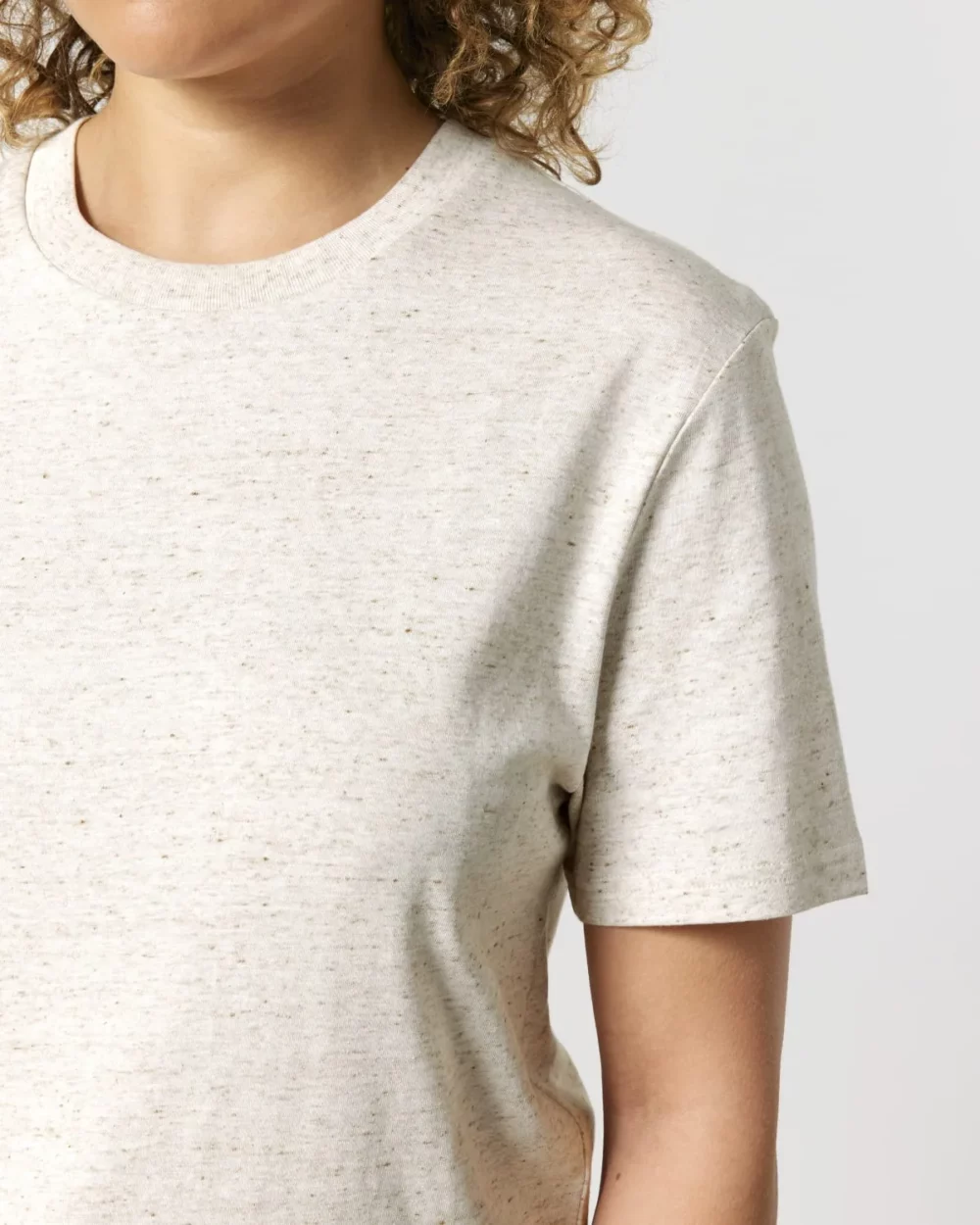 T-shirt bio unisexe Creator 2.0 coloris Eco Heather, détail porté