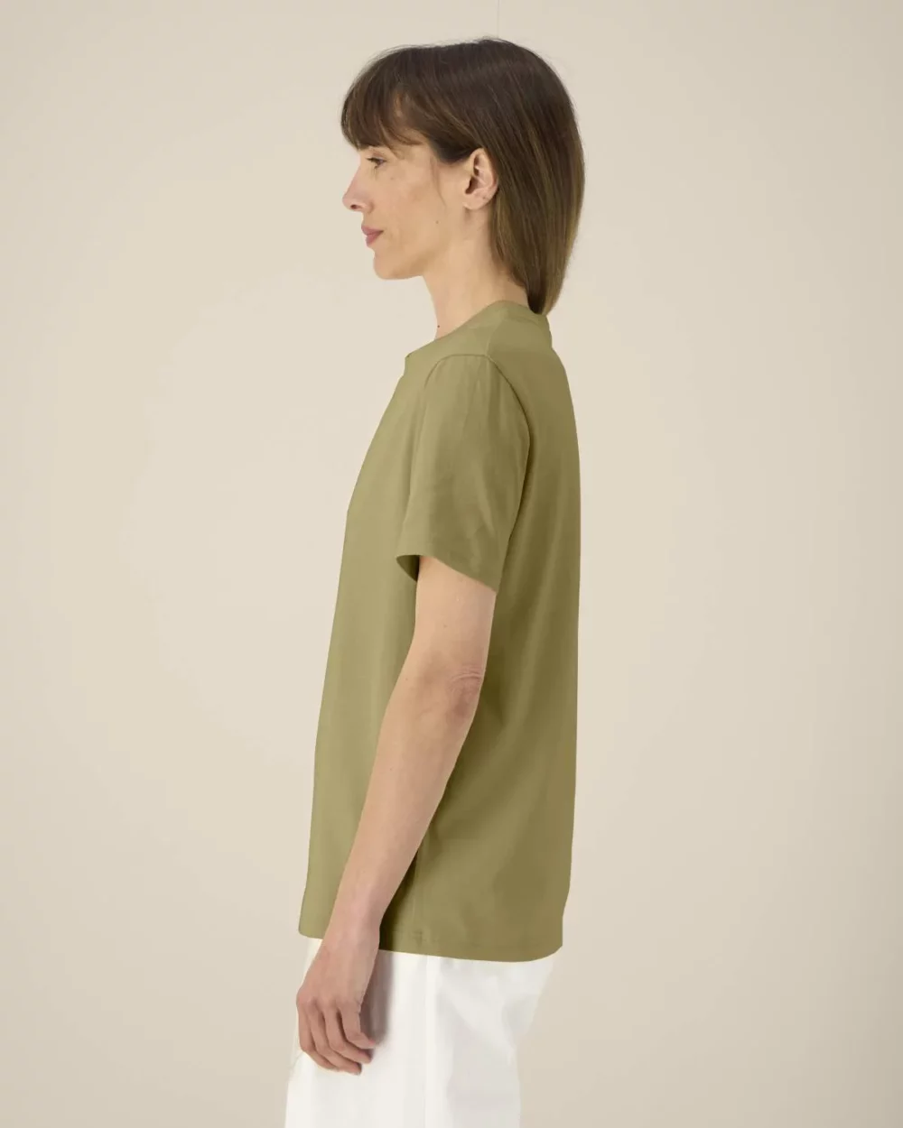 T-shirt bio unisexe Creator 2.0 coloris Faded Olive, porté, vue de face