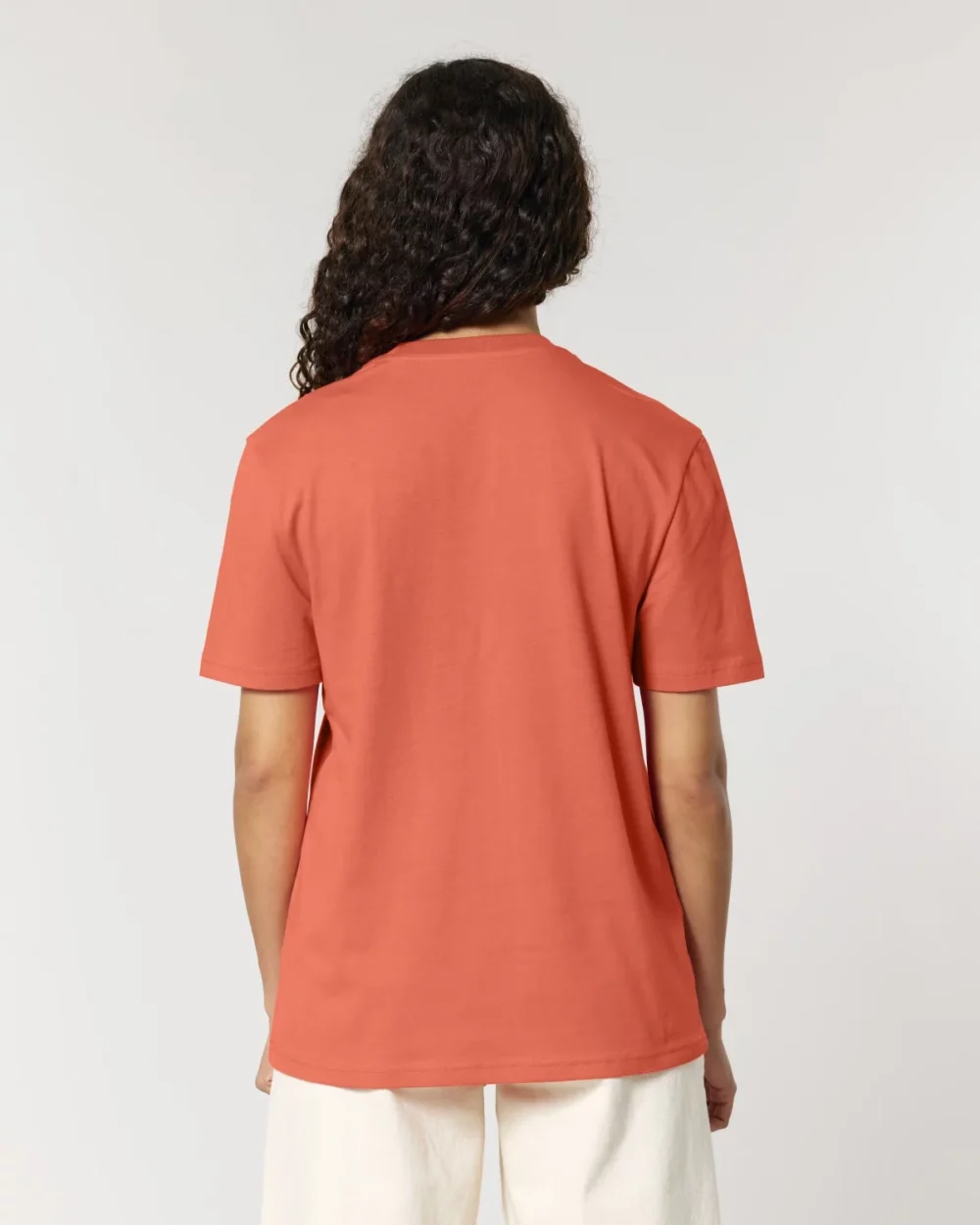 T-shirt bio unisexe Creator 2.0 coloris Fiesta, porté, vue de dos