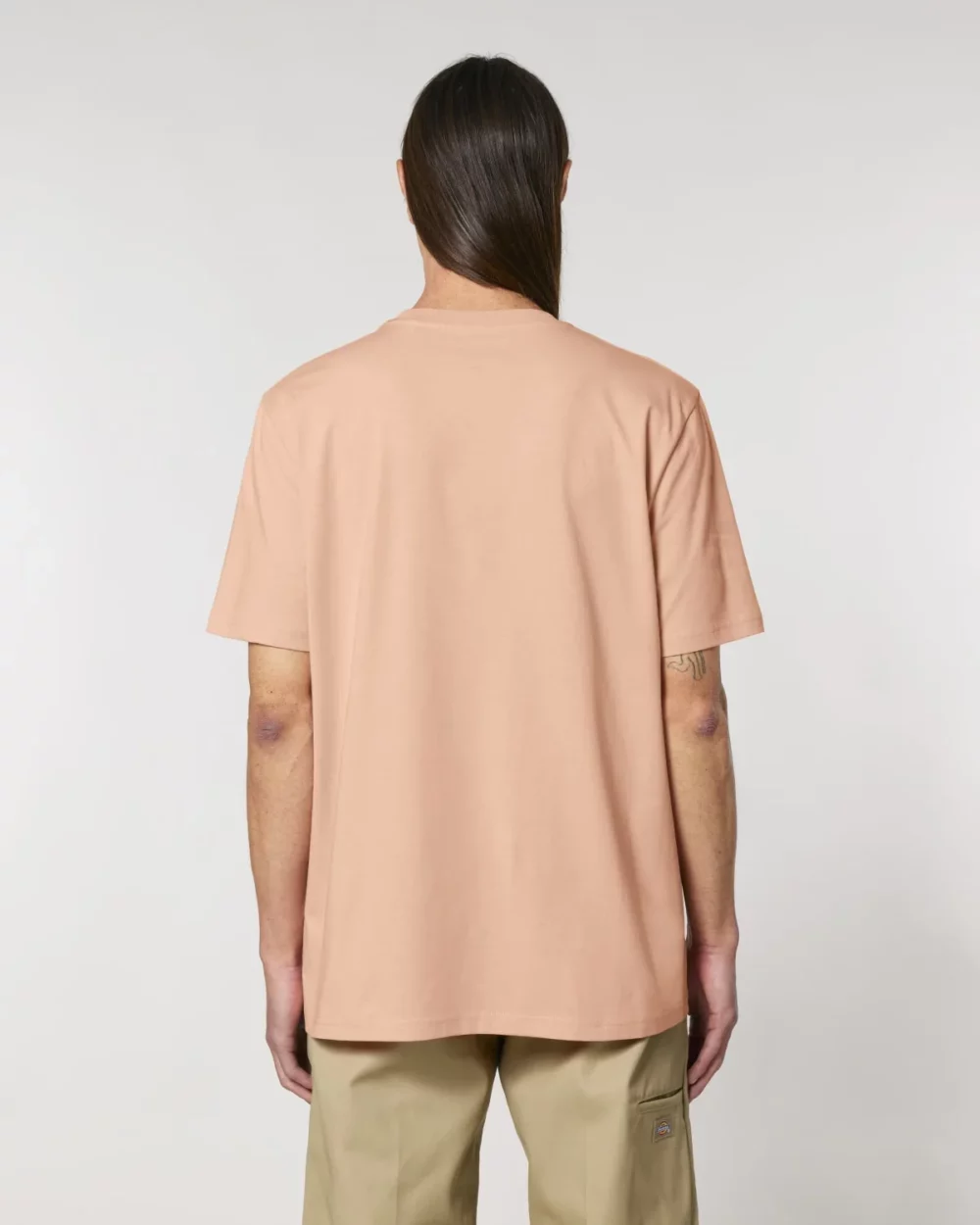 T-shirt bio unisexe Creator 2.0 coloris Fraiche Peche, porté, vue de dos