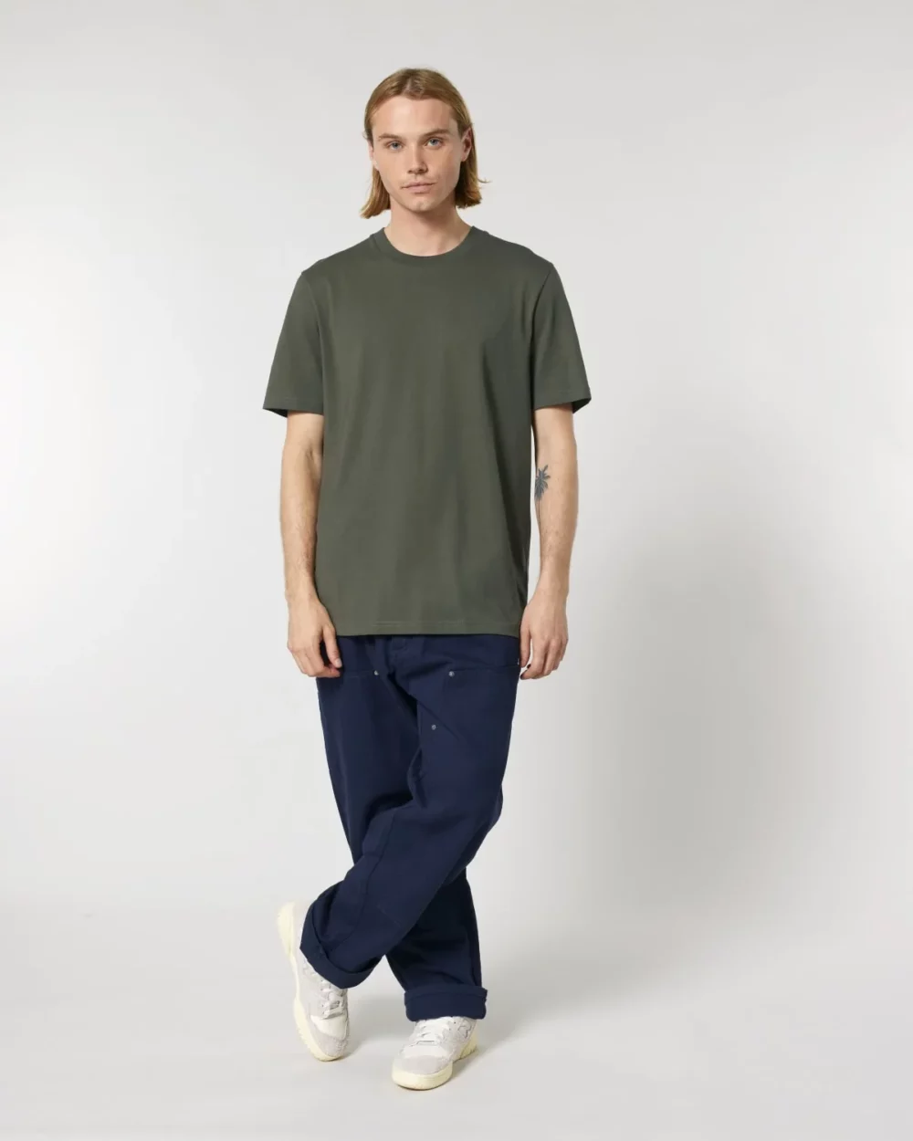 T-shirt bio unisexe Creator 2.0 coloris Khaki, porté, vue de face