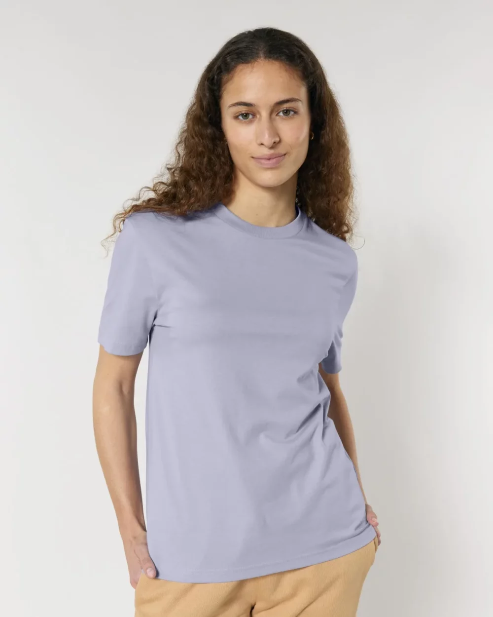 T-shirt bio unisexe Creator 2.0 coloris Lavender, porté, vue de face