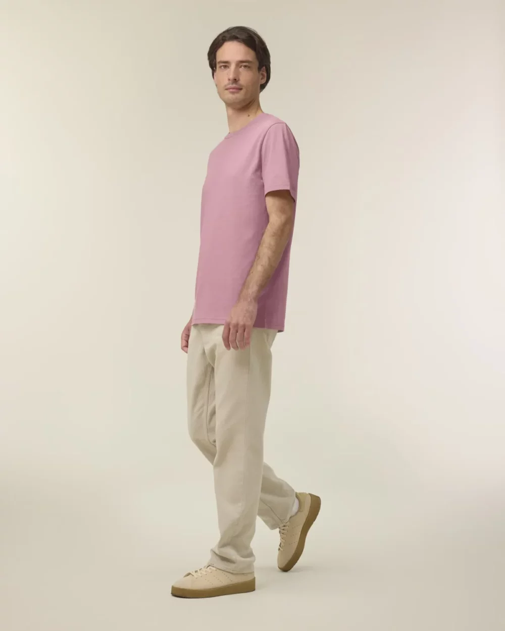 T-shirt bio unisexe Creator 2.0 coloris Lilac Dream, porté, vue de face