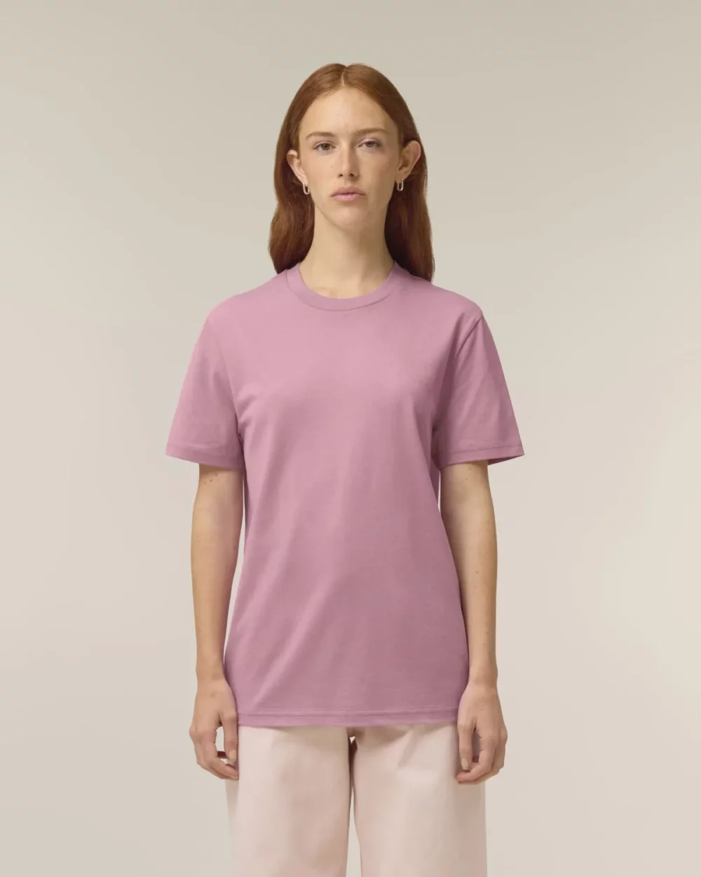 T-shirt bio unisexe Creator 2.0 coloris Lilac Dream, porté, vue de face