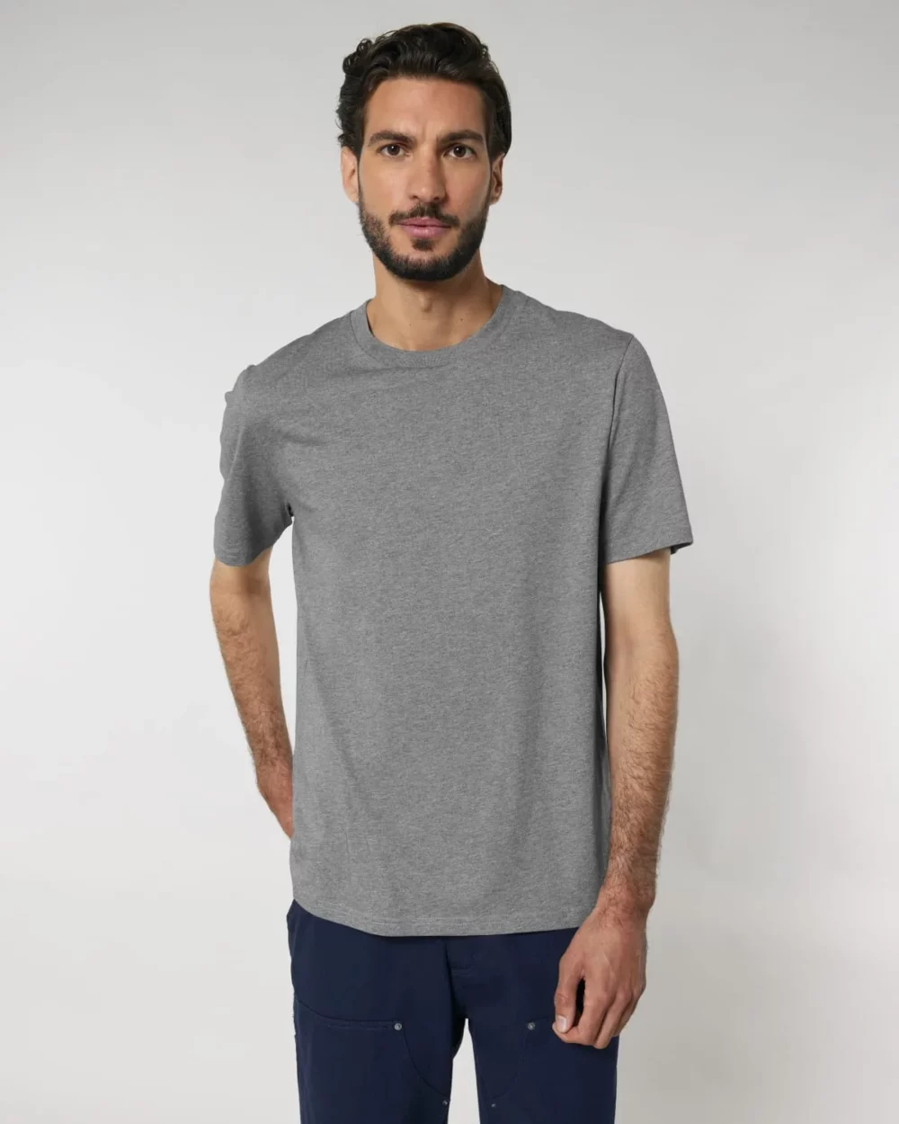 T-shirt bio unisexe Creator 2.0 coloris Mid Heather Grey, porté, vue de face