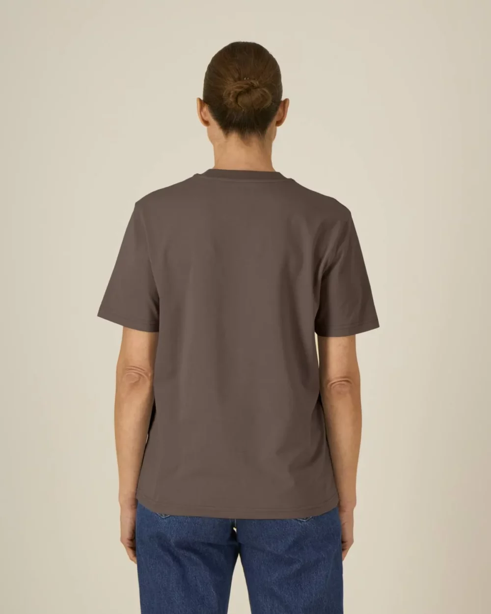 T-shirt bio unisexe Creator 2.0 coloris Mocha, porté, vue de dos