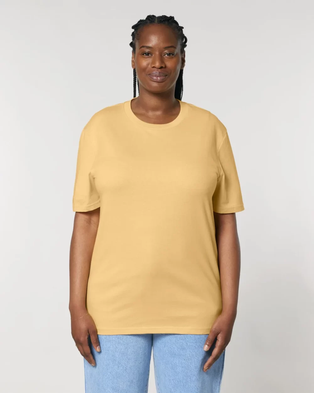 T-shirt bio unisexe Creator 2.0 coloris Nispero, porté, vue de face