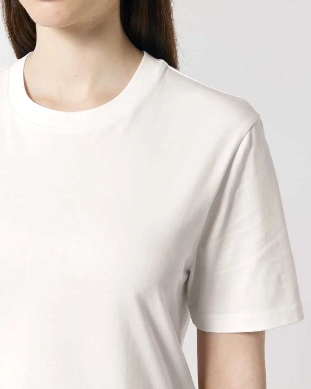 T-shirt bio unisexe Creator 2.0 coloris Off White, détail porté