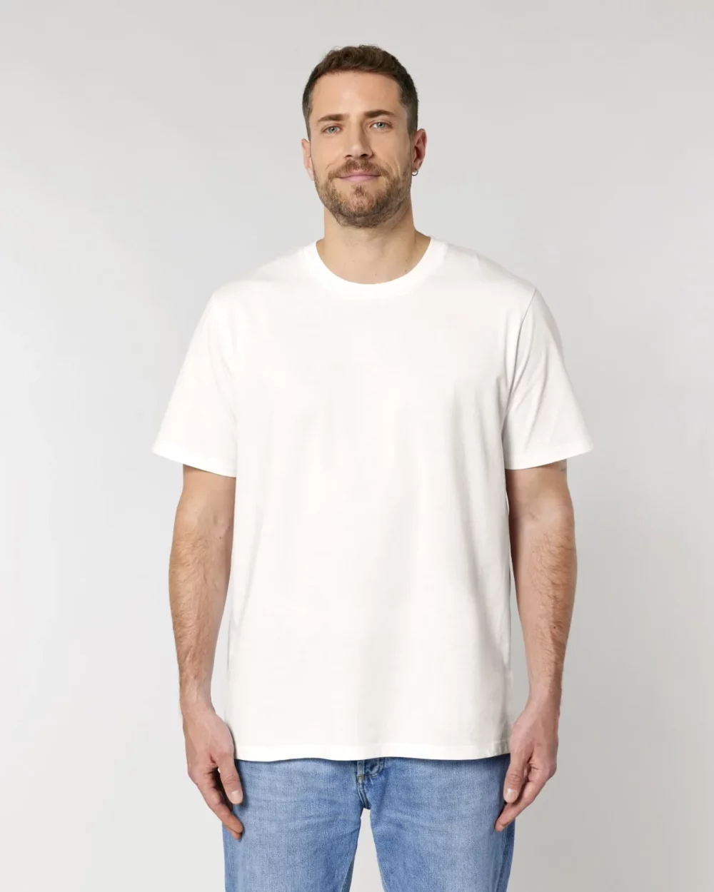 T-shirt bio unisexe Creator 2.0 coloris Off White, porté, vue de face