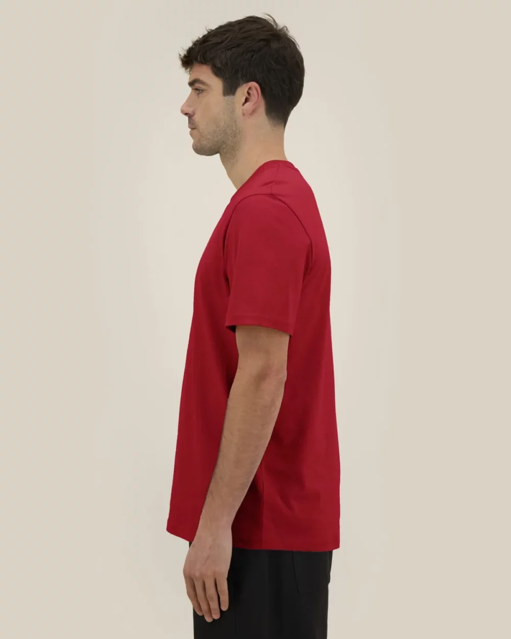 T-shirt bio unisexe Creator 2.0 coloris Passionate Red, porté, vue de face