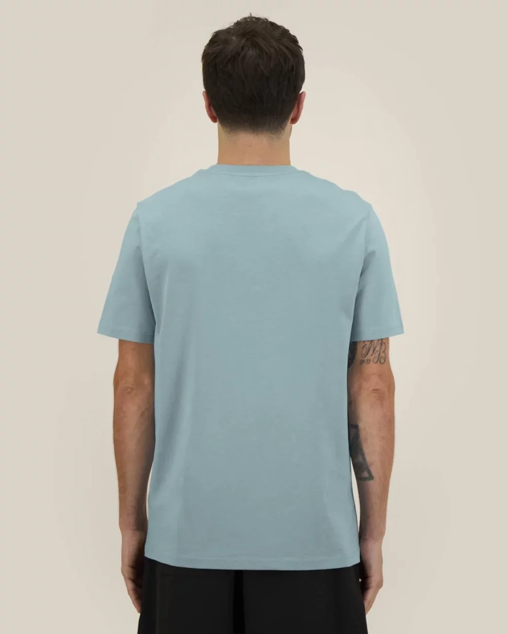 T-shirt bio unisexe Creator 2.0 coloris Pebble Blue, porté, vue de dos