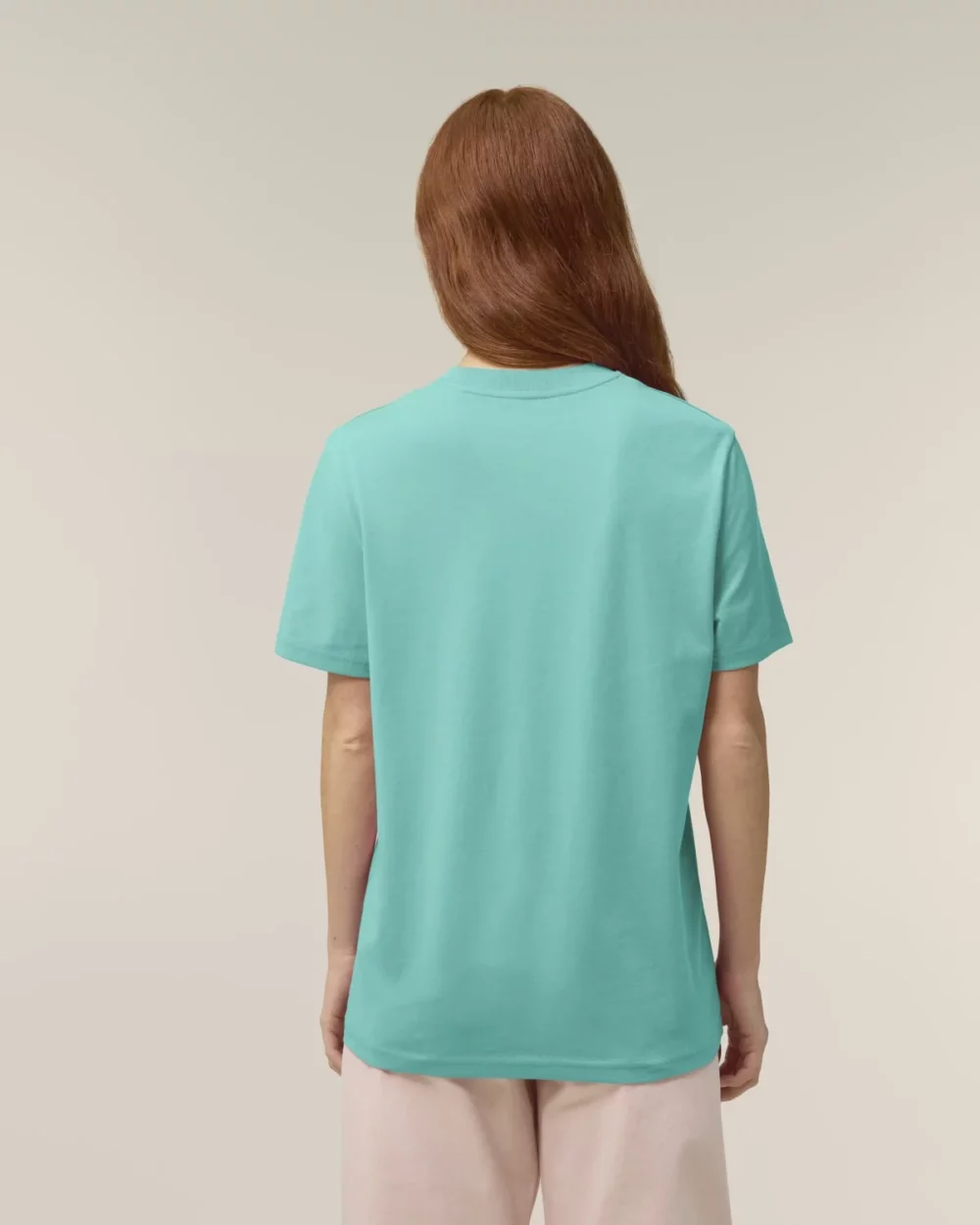 T-shirt bio unisexe Creator 2.0 coloris Pool Blue, porté, vue de dos