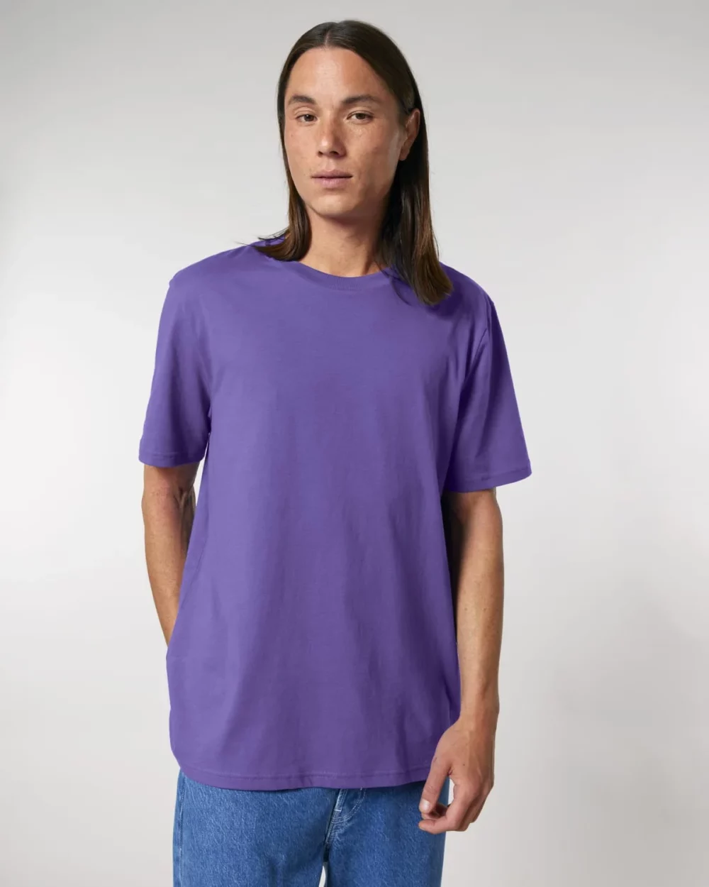 T-shirt bio unisexe Creator 2.0 coloris Purple Love, porté, vue de face