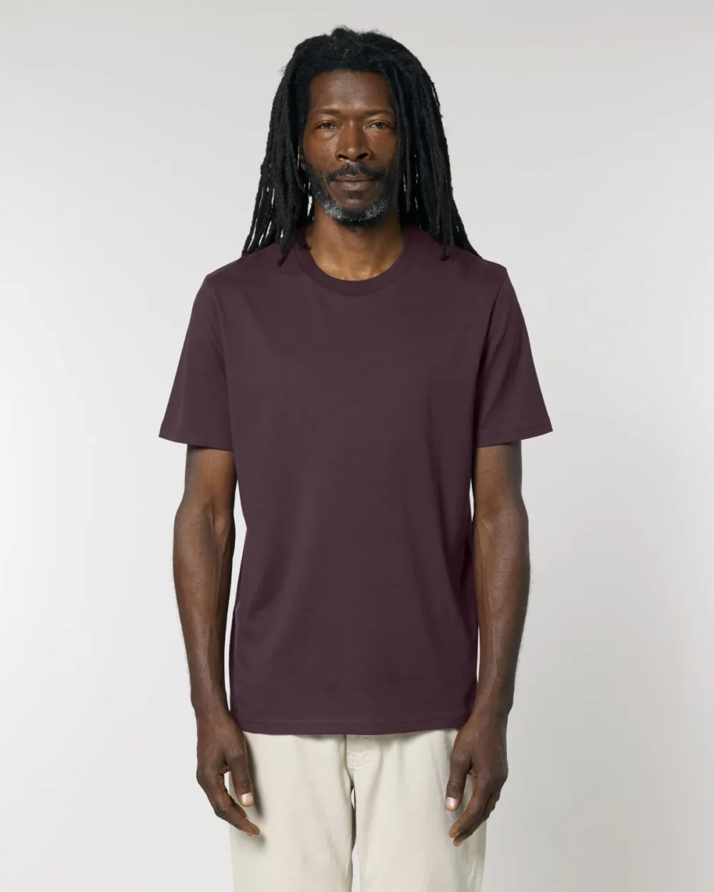 T-shirt bio unisexe Creator 2.0 coloris Red Brown, porté, vue de face