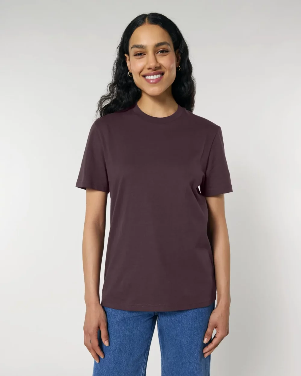 T-shirt bio unisexe Creator 2.0 coloris Red Brown, porté, vue de face