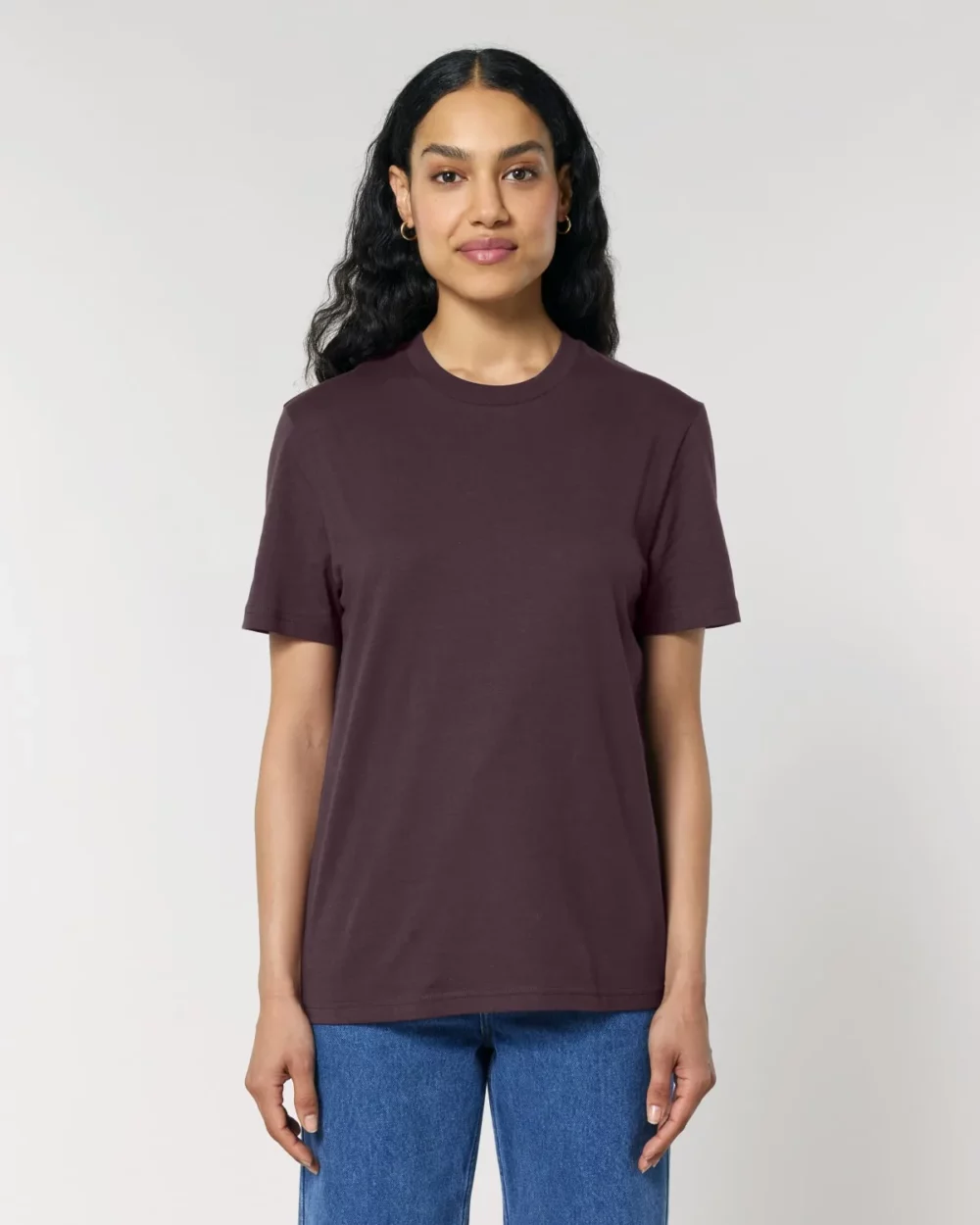 T-shirt bio unisexe Creator 2.0 coloris Red Brown, porté, vue de face