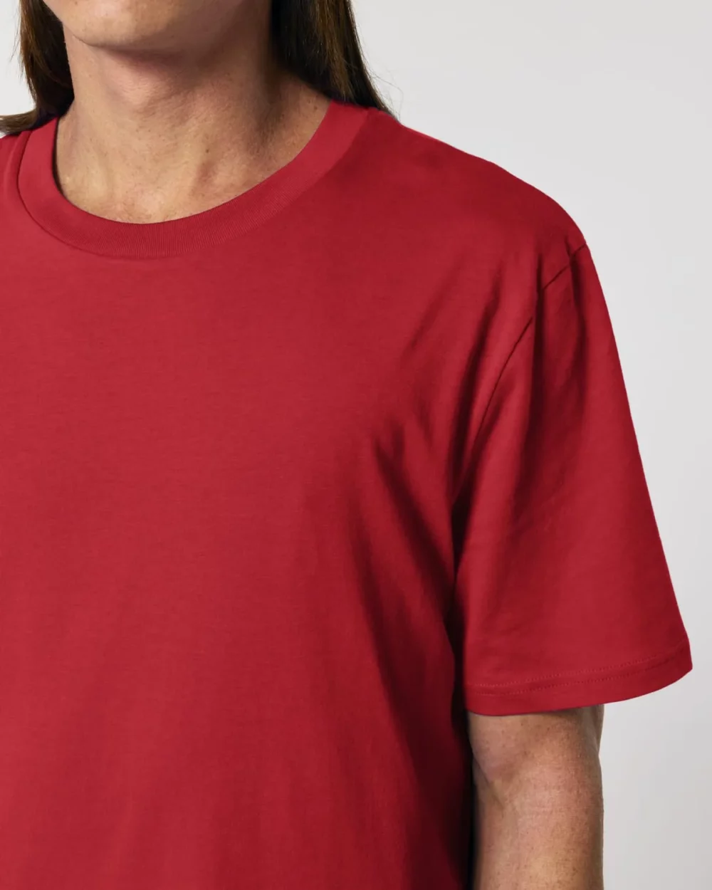 T-shirt bio unisexe Creator 2.0 coloris Red, détail porté