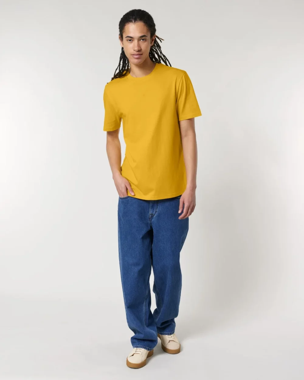 T-shirt bio unisexe Creator 2.0 coloris Spectra Yellow, porté, vue de face