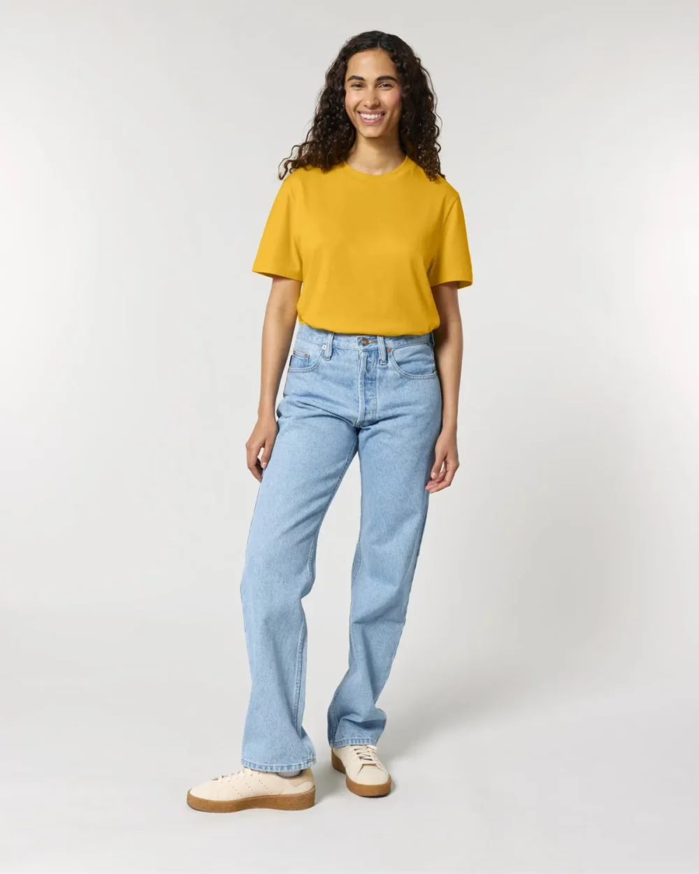 T-shirt bio unisexe Creator 2.0 coloris Spectra Yellow, porté, vue de face