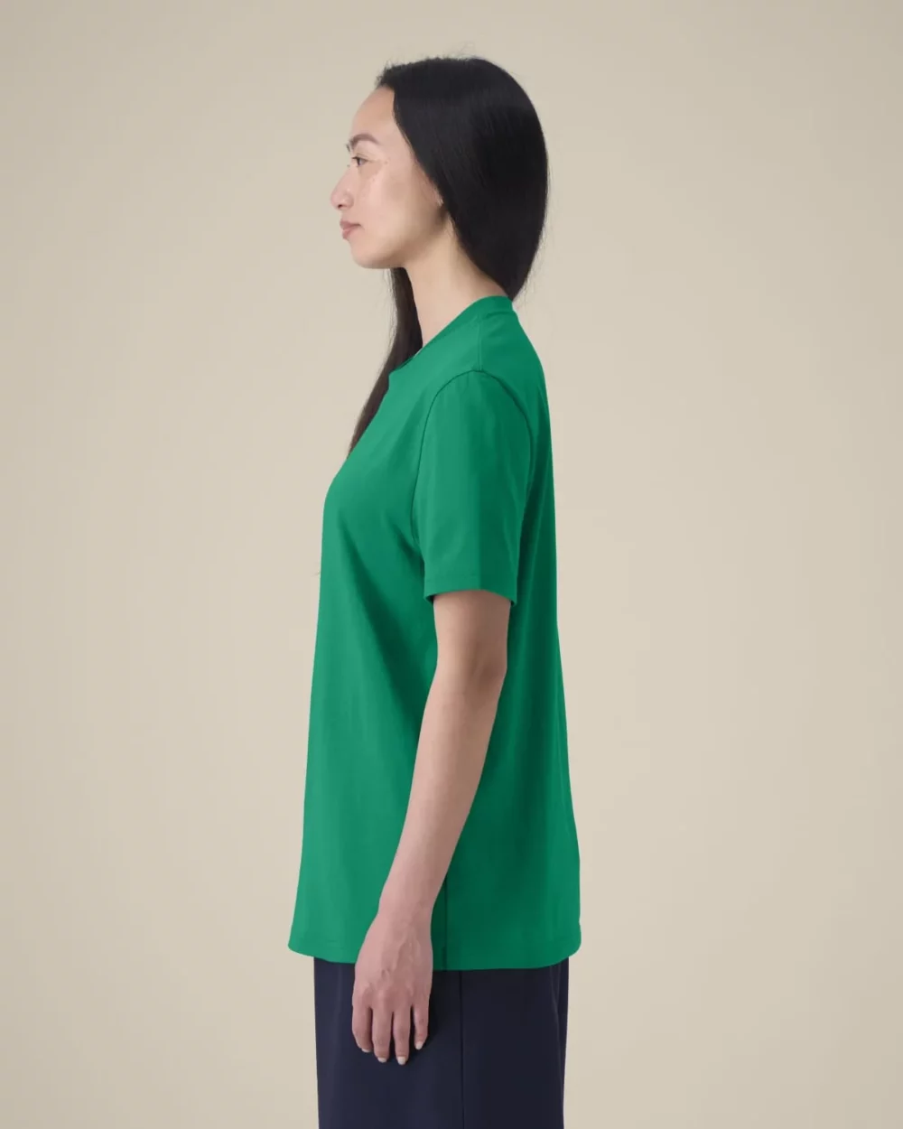 T-shirt bio unisexe Creator 2.0 coloris Verdant Green, porté, vue de face