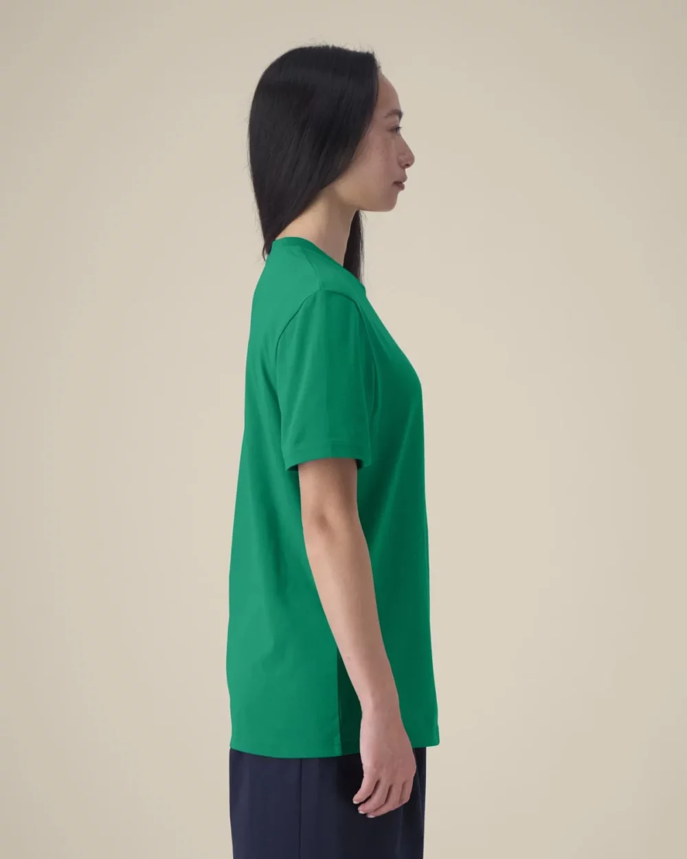 T-shirt bio unisexe Creator 2.0 coloris Verdant Green, porté, vue de face