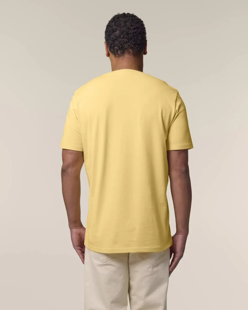 T-shirt bio unisexe Creator 2.0 coloris Viva Yellow, porté, vue de dos
