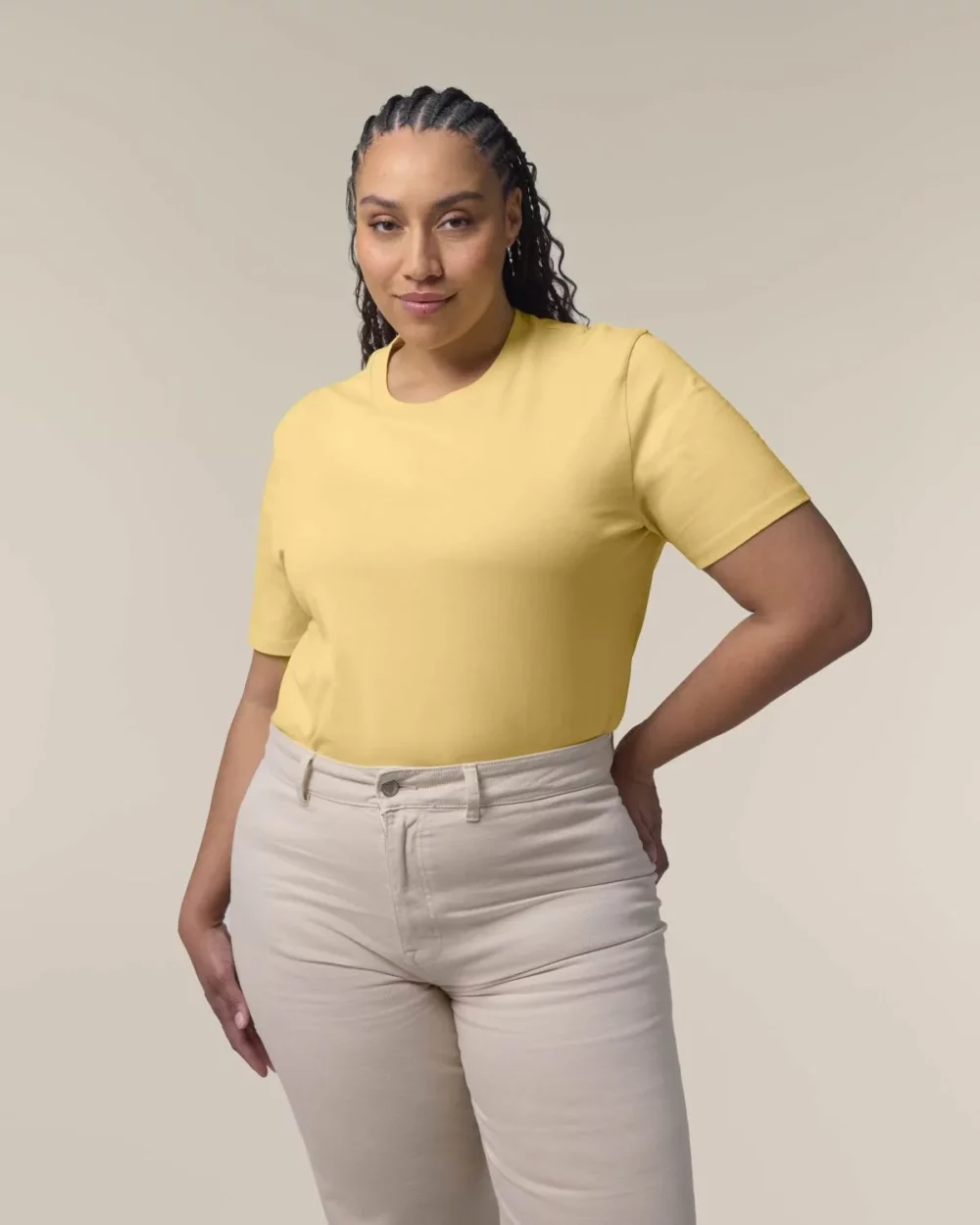 T-shirt bio unisexe Creator 2.0 coloris Viva Yellow, porté, vue de face