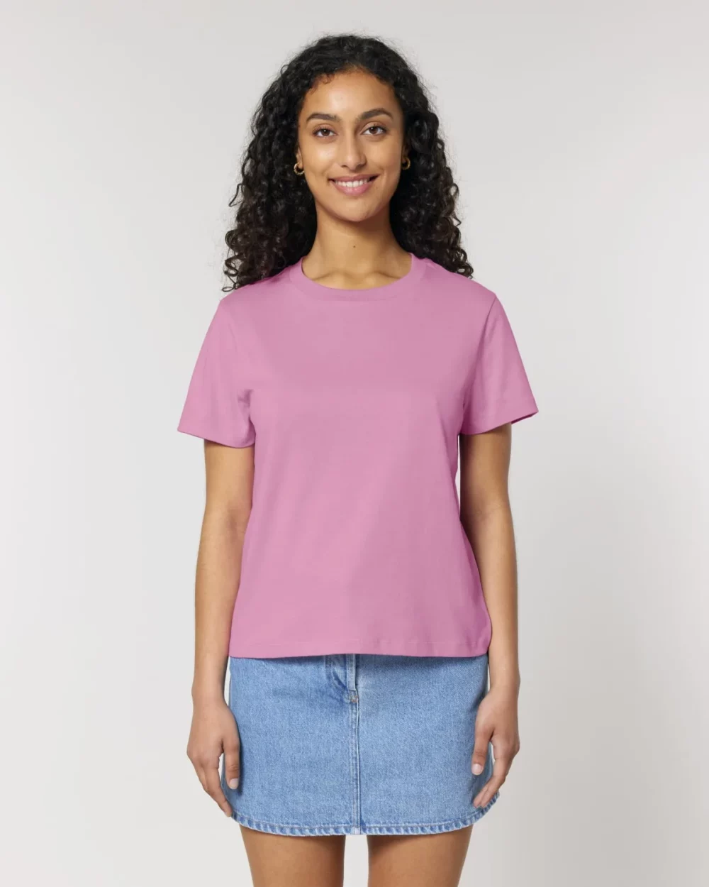 T-shirt bio femme Stella Muser coloris Bubble Pink, porté, vue de face