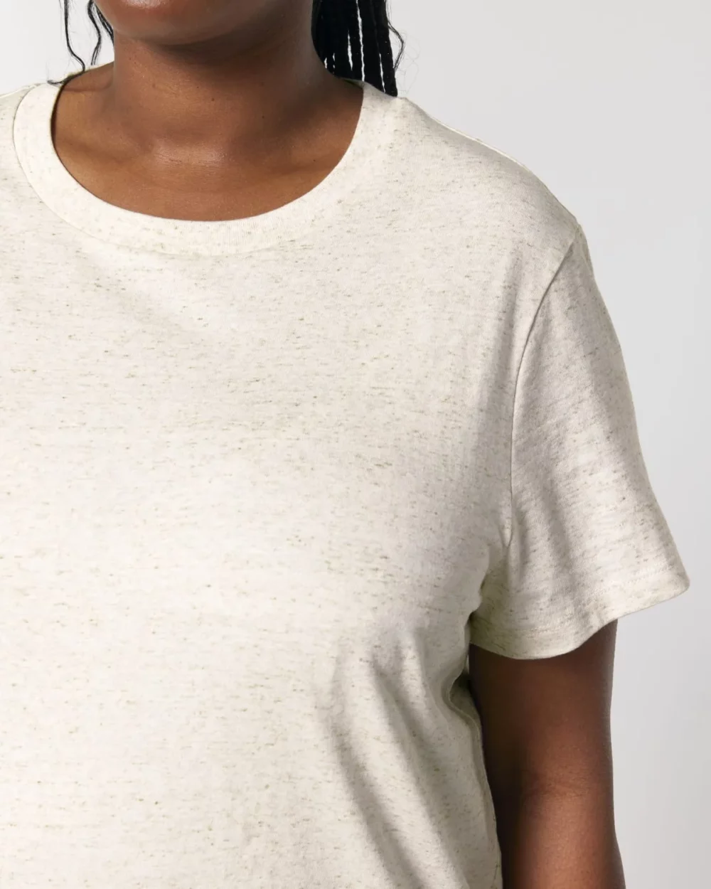 T-shirt bio femme Stella Muser coloris Eco-Heather, détail porté