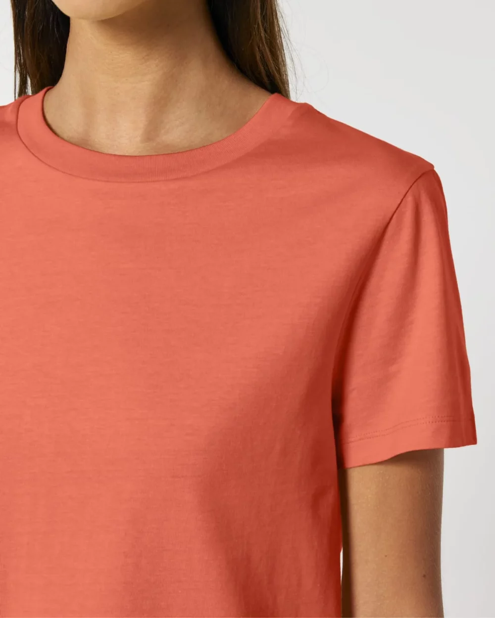 T-shirt bio femme Stella Muser coloris Fiesta, détail porté
