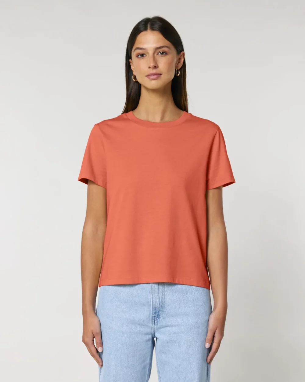 T-shirt bio femme Stella Muser coloris Fiesta, porté, vue de face