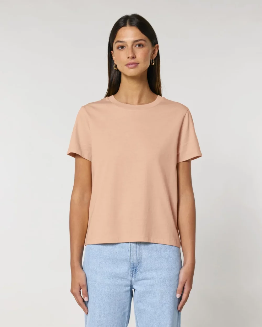 T-shirt bio femme Stella Muser coloris Fraiche Peche, porté, vue de face