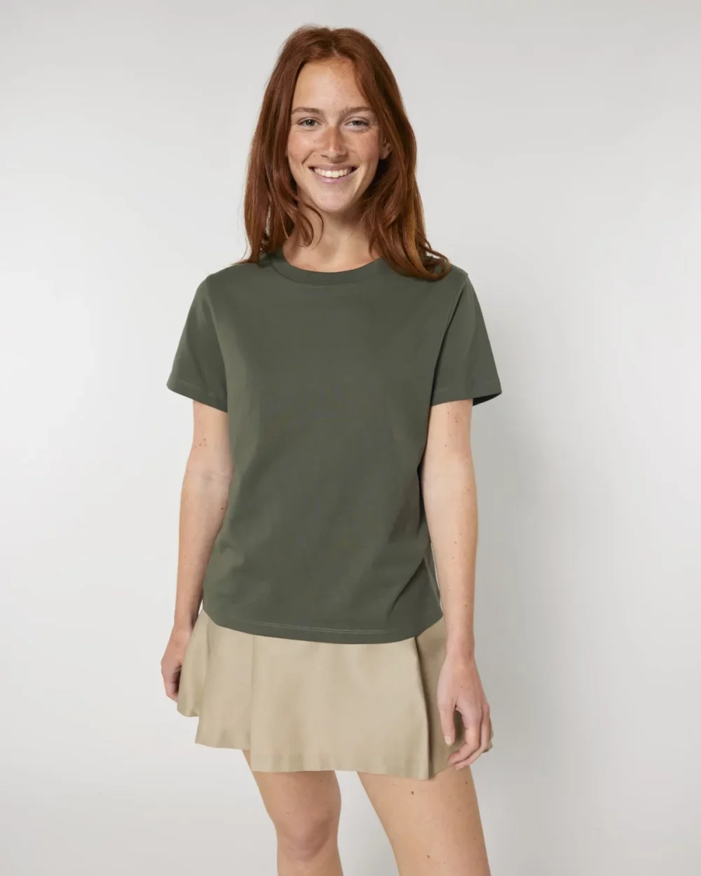 T-shirt bio femme Stella Muser coloris Khaki, porté, vue de face