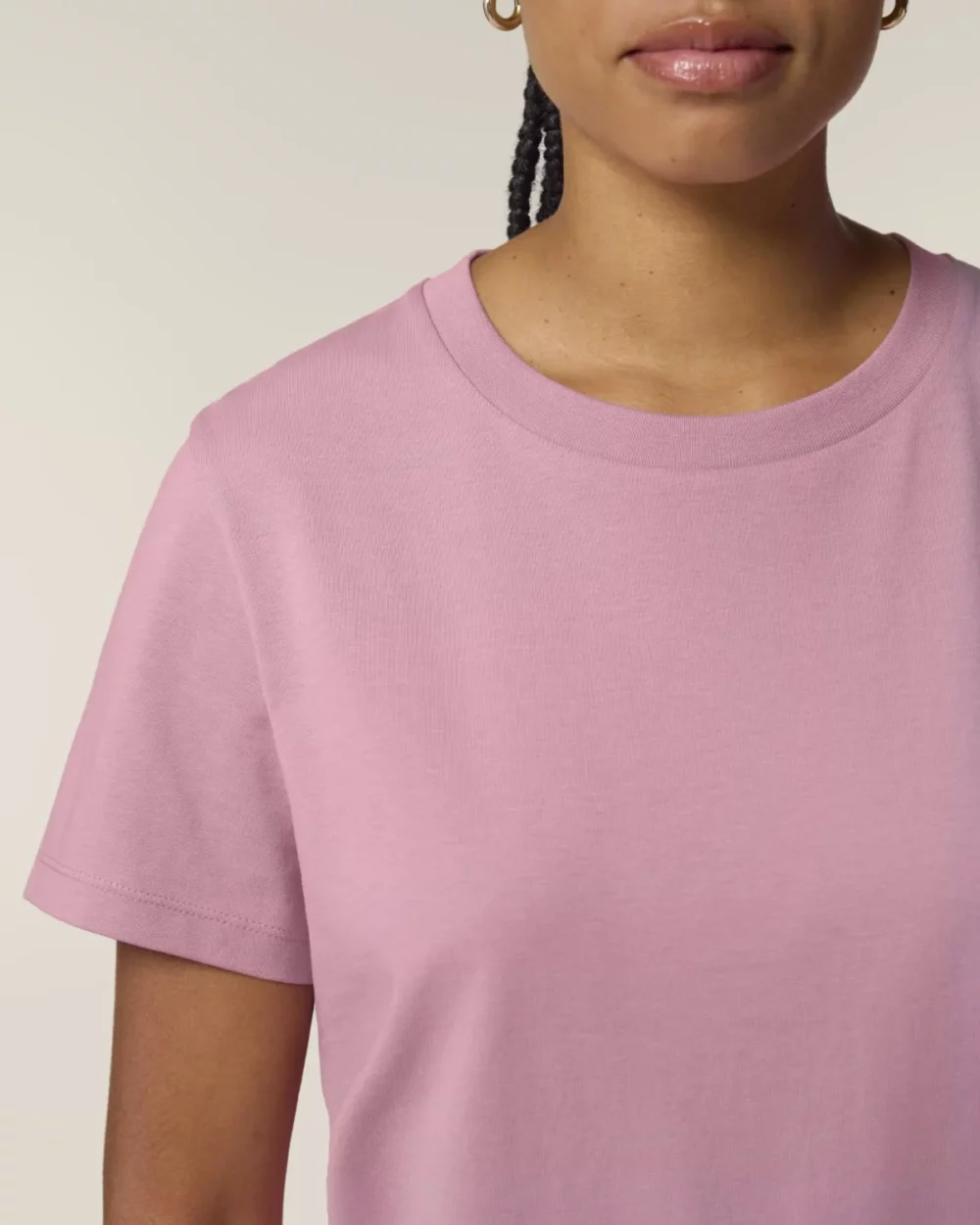 T-shirt bio femme Stella Muser coloris Lilac Dream, détail porté