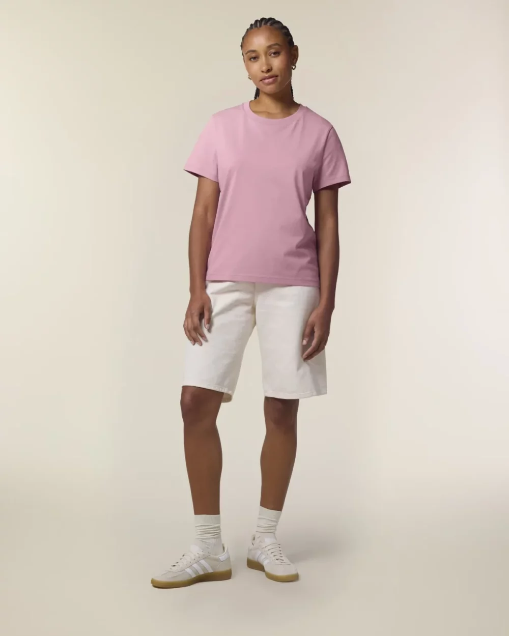 T-shirt bio femme Stella Muser coloris Lilac Dream, porté, vue de face