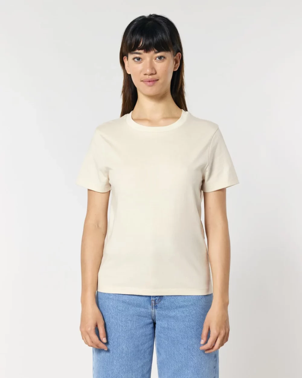 T-shirt bio femme Stella Muser coloris Natural Raw, porté, vue de face