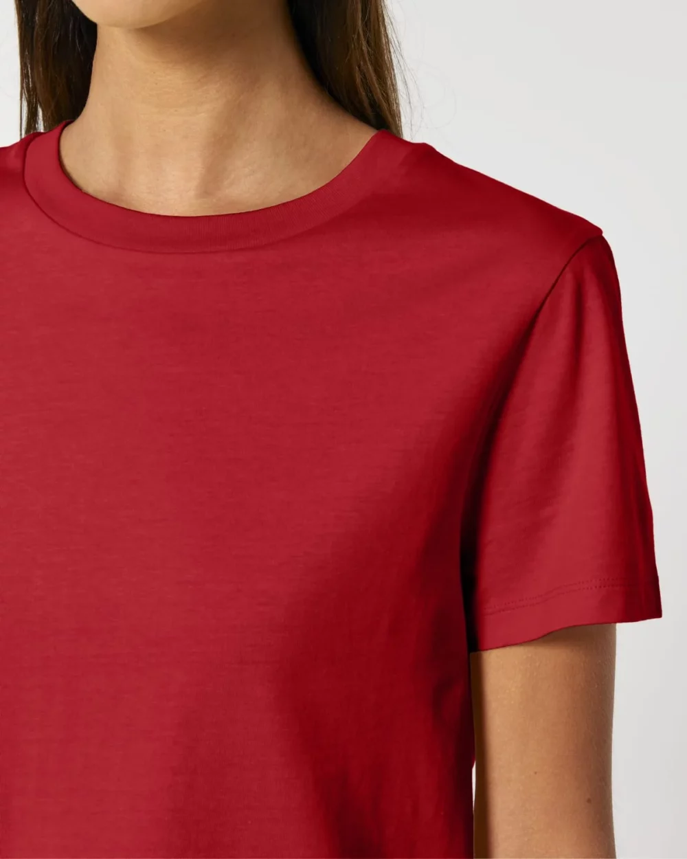 T-shirt bio femme Stella Muser coloris Red, détail porté