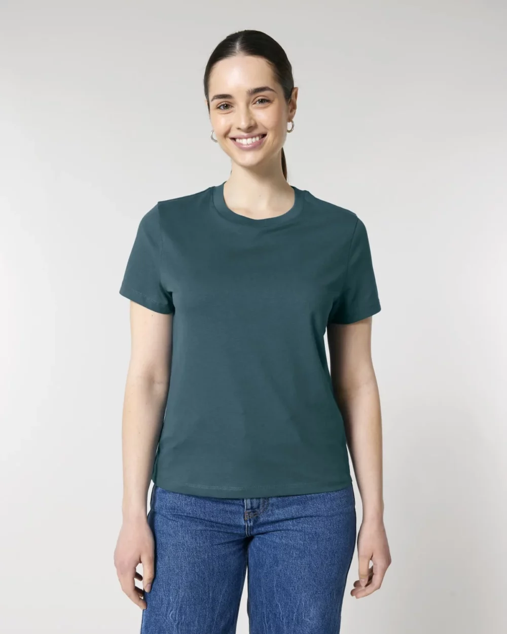 T-shirt bio femme Stella Muser coloris Stargazer, porté, vue de face